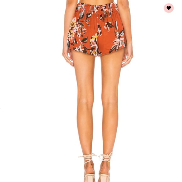 BNWOT - Tularosa Floral Smocked Waist Short MD - Picture 2 of 9